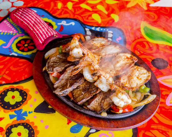 Order Fajitas  food online from Los Jefes Tortilleria & Grill store, New orleans on bringmethat.com