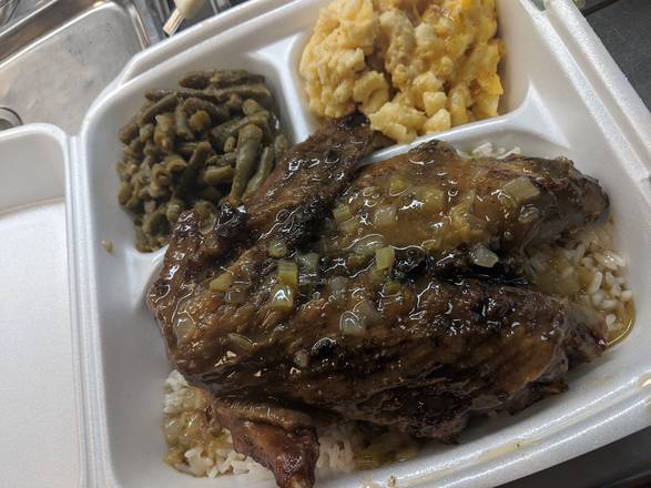 Order Baked Turkey Wing food online from Rays Southern Foods store, Forest Park on bringmethat.com