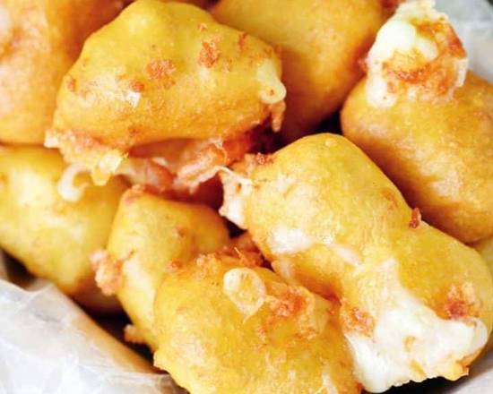 Order Fried Cheese Curds food online from The Munchie Machine store, Cape Coral on bringmethat.com