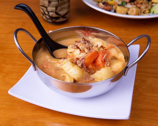 Order Yellow Curry food online from Mai Thai Restaurant store, Fountain Valley on bringmethat.com