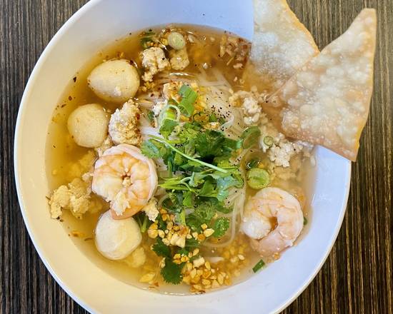 Order Tom Yum Noodle Soup food online from Baramee Thai Restaurant store, San Pedro on bringmethat.com