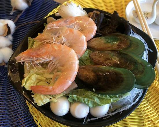 Order Seafood Soup Pot(金汤海鲜锅） food online from Green China Grill store, San Diego on bringmethat.com