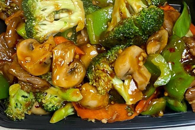 Order Large Beef with Garlic Sauce food online from China River store, The Village on bringmethat.com