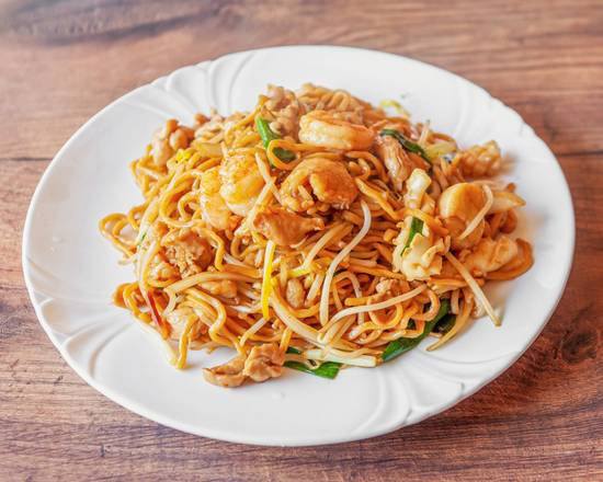 Order House Special Pan Fried Noodle food online from Champagne Restaurant store, San Mateo on bringmethat.com