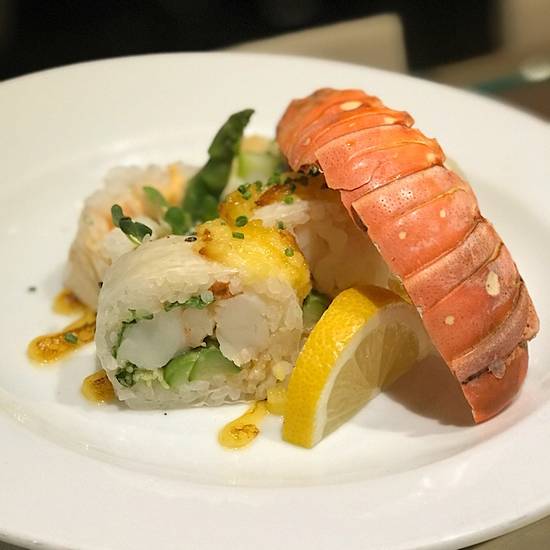 Order Lobster Cut Roll (Soy paper) food online from K-ZO Restaurant store, Culver City on bringmethat.com