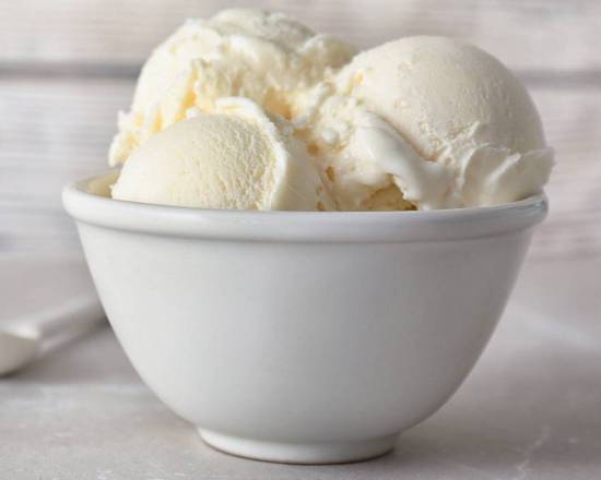Order Alec's Organic Ice Cream Tahitian Vanilla Bean (1 pt) food online from Cappone's Chocolate Cake store, San Francisco on bringmethat.com
