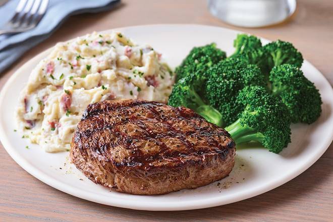 Order 6 oz. Top Sirloin* food online from Applebee store, El Cajon on bringmethat.com