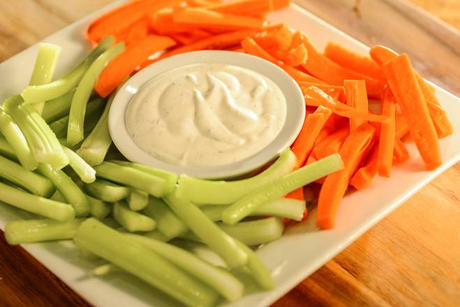 Order Large Box of Vegetables food online from Hot Wings Cafe store, Glendale on bringmethat.com