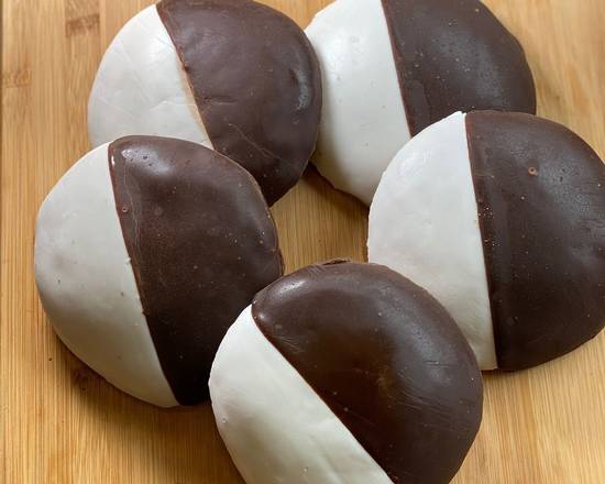 Order Black and White Cookie food online from Long Island Bagel Cafe store, Bellmore on bringmethat.com