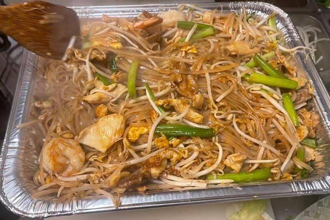 Order Pad Thai food online from Bangkok Fusion Café store, Saint Petersburg on bringmethat.com