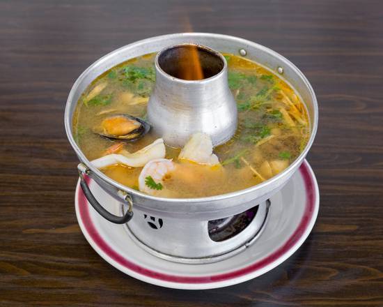 Order Large Spicy Seafood Soup food online from Da'sthaifood&BBQ store, Inglewood on bringmethat.com
