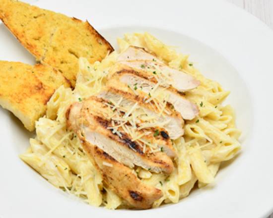 Order Pasta Alfredo with Chicken food online from Joe's Crab Shack store, Corpus Christi on bringmethat.com