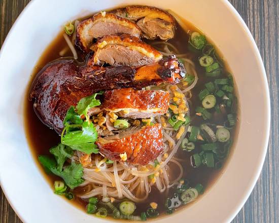 Order Duck Noodles Soup food online from Baramee Thai Restaurant store, San Pedro on bringmethat.com