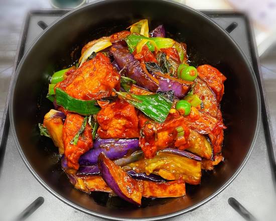 Order  基隆九层塔豆腐 茄子  Basil w/ Garlic Tofu & Eggplant️️ food online from Fashion Wok store, Sunnyvale on bringmethat.com