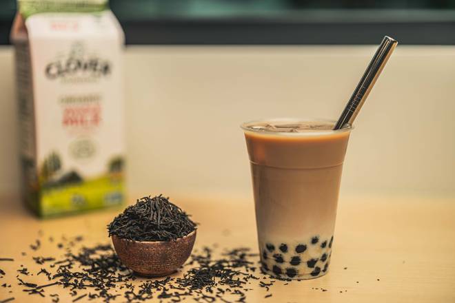 Order French Earl Grey Milk Tea 法式伯爵奶茶 food online from One Plus store, Berkeley on bringmethat.com