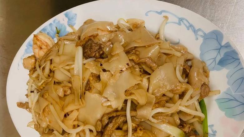 Order Combination Chow Fun food online from Kirin store, Santa Rosa on bringmethat.com