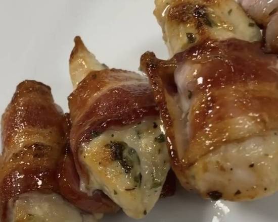 Order Chicken Wrap in Bacon/Pollo con Tocineta food online from El Churrascaso Grill - Wynwood store, Miami on bringmethat.com