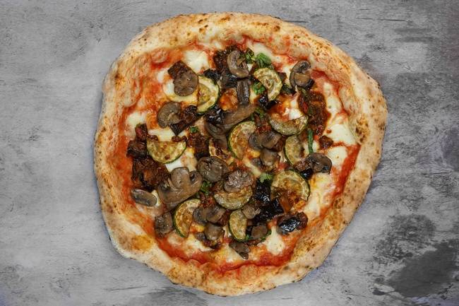 Order 10" Veggie Pizza food online from Pummarola store, Coral Gables on bringmethat.com