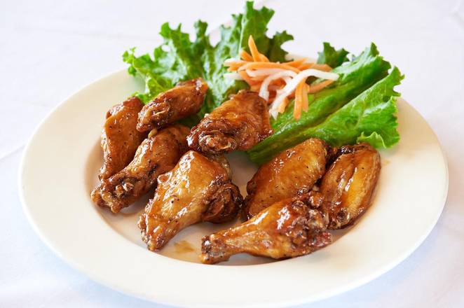 Order Crispy Chicken Wings (8 pcs) food online from Noodle Stix store, Cambridge on bringmethat.com