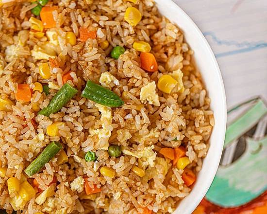 Order R1. Egg Fried Rice 蛋炒饭 food online from Chopsticks Cuisine store, Seattle on bringmethat.com
