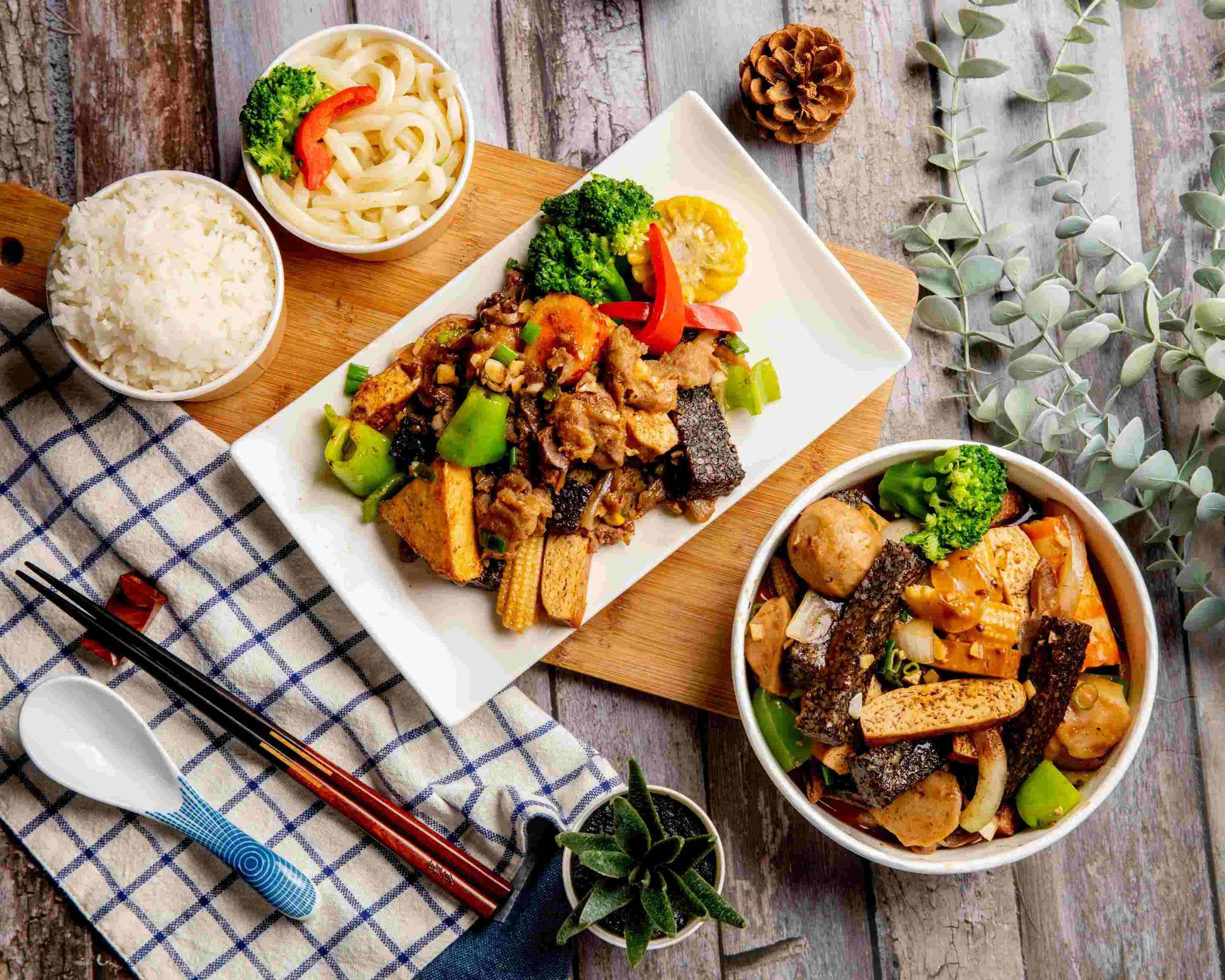 輝魯滷現炒滷味 滷味餐盒 Delivery in Jiayi Shi | Menu & Prices | Uber Eats