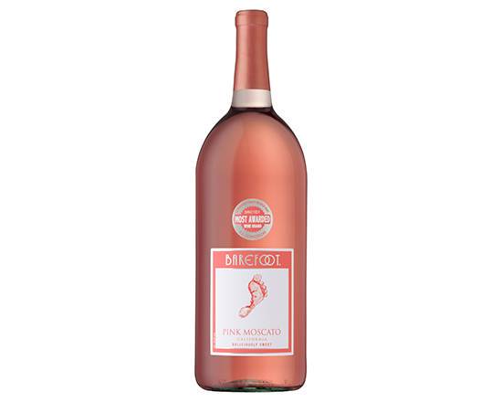 Order Barefoot Cellars Pink Moscato, 1.5L blush wine (9.0% ABV) food online from Party Time Liquor store, San Diego on bringmethat.com