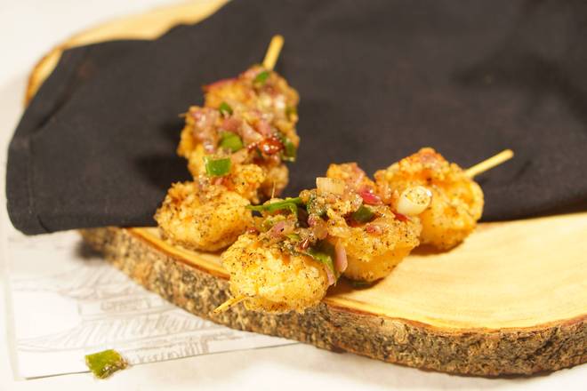 Order Shrimp Pepper Salt (6 pcs) food online from Inchin Bamboo Garden store, Nashville on bringmethat.com