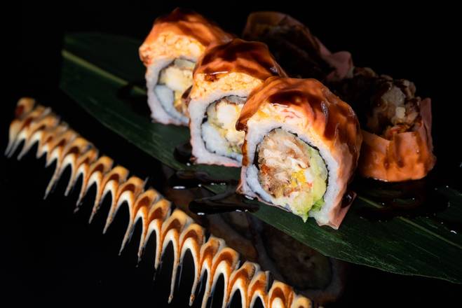Order CRAB LOVER ROLL (5)  (Spicy) food online from Qin Dynasty store, Houston on bringmethat.com