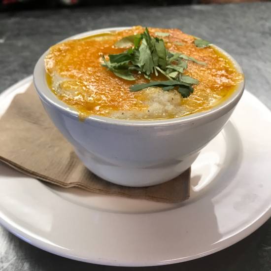 Order Cheesy Grits food online from Windy City Cafe store, Chicago on bringmethat.com