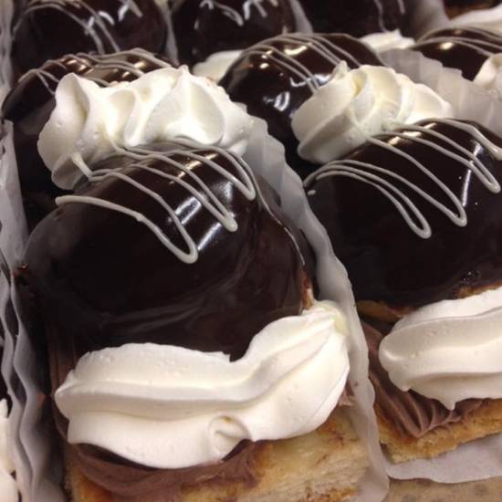 Order Profiterol food online from Moises Bakery store, Miami on bringmethat.com