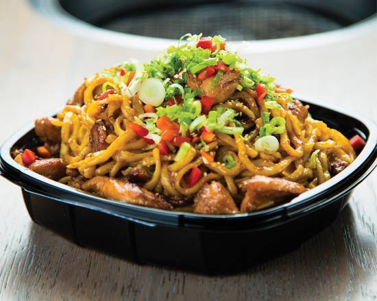 Order MEGA Garlic Shoyu Chicken Noodles food online from Gyu-Kaku Japanese Bbq store, Orlando on bringmethat.com