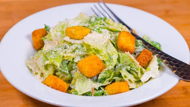 Order Garden Greens Side Salad food online from Smokey Bones store, Colonie on bringmethat.com