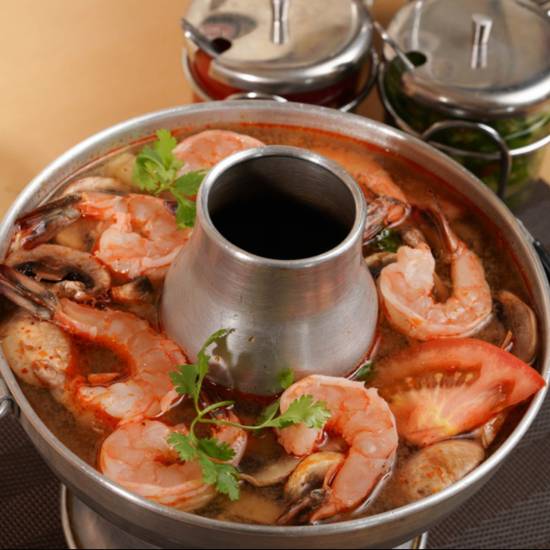 Order 10. Tom Yum Soup ￼	 food online from Hot Thai Restaurant store, Los Angeles on bringmethat.com