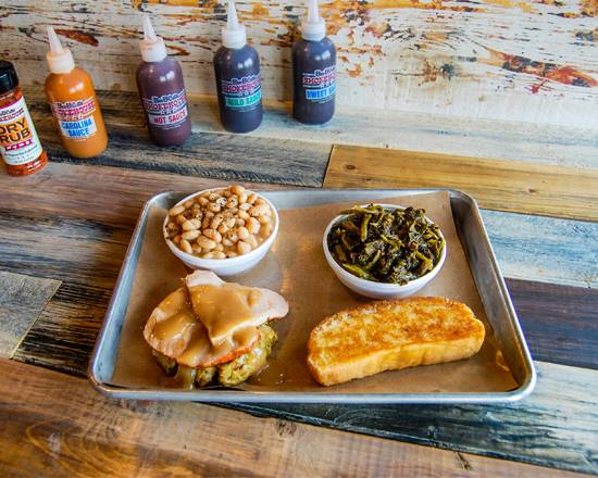 Order Roast Turkey and Dressing with Gravy Plate food online from Bar-b-Cutie store, Nashville on bringmethat.com