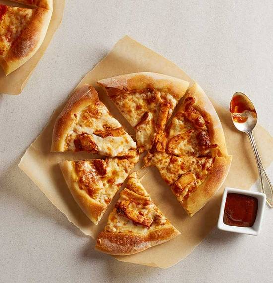 Order KIDS ORIGINAL BBQ CHICKEN PIZZA food online from California Pizza Kitchen - Tysons Corner store, McLean on bringmethat.com