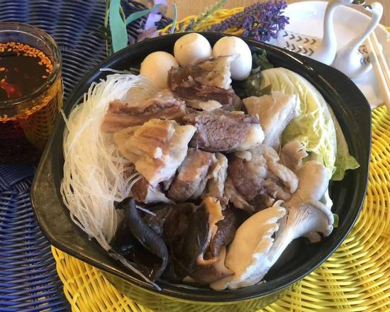 Order Beef Stew Pot(三鲜牛腩香锅） food online from Green China Grill store, San Diego on bringmethat.com