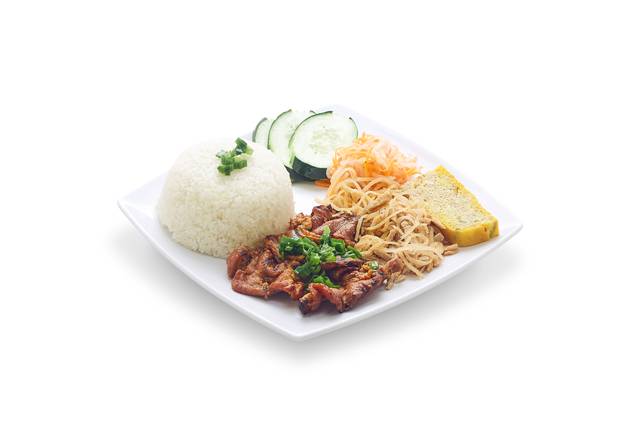 Order Steamed Crush Rice with Grilled Pork (Cơm Tấm Thịt Nuong Bi Cha) food online from Pho Hai Duong store, Annandale on bringmethat.com