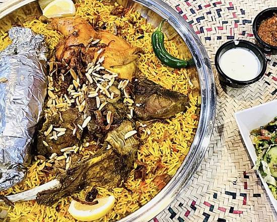 Order سدر مشكل مندي لحم, مندي دجاج وحنيذ| (No.1) Mixed Dishes OF Haneeth , Mandi Lamb AND Mandi Chicken food online from House Of Mandi store, Anaheim on bringmethat.com