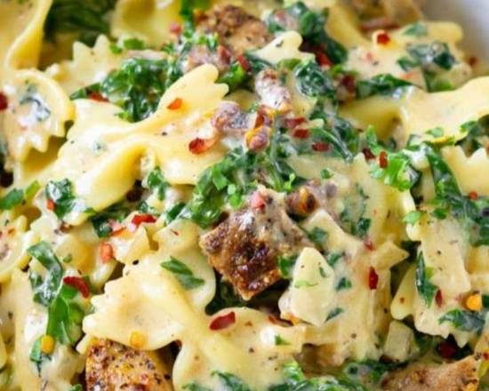 Order Chicken Florentine Pasta food online from Mama Mia Italian Cuisine store, Knoxville on bringmethat.com