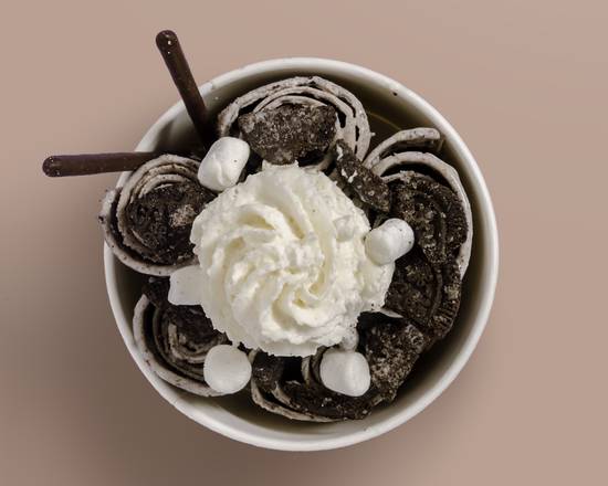 Order Oreo iRoll food online from Icream Yogurt & Crepes store, Falls Church on bringmethat.com