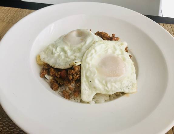Order Huevos Estrellados a la Habanera food online from Chuchis Restaurant store, Cape Coral on bringmethat.com