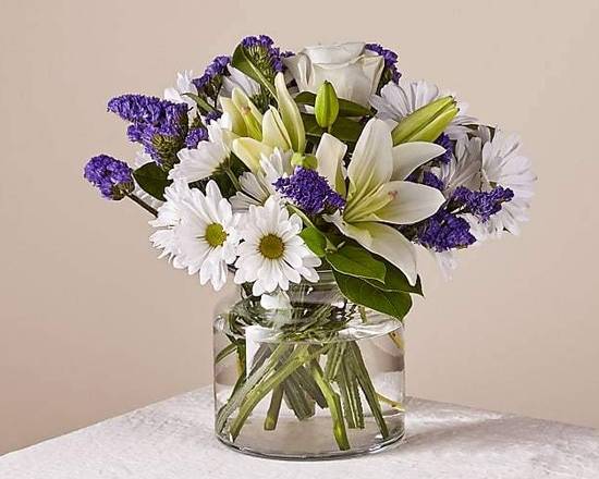 Order Beyond Blue Bouquet (Good) food online from Cerezos Flowers store, Miami on bringmethat.com