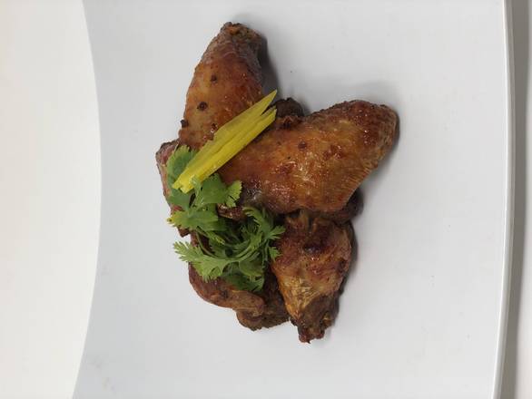 Order CHiCKEN WINGS food online from Sushi Lico store, Miami on bringmethat.com
