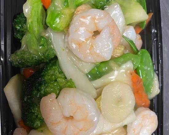 Order S1. Shrimp with Vegetable food online from China Kitchen Restaurant 新華 store, Chicago on bringmethat.com