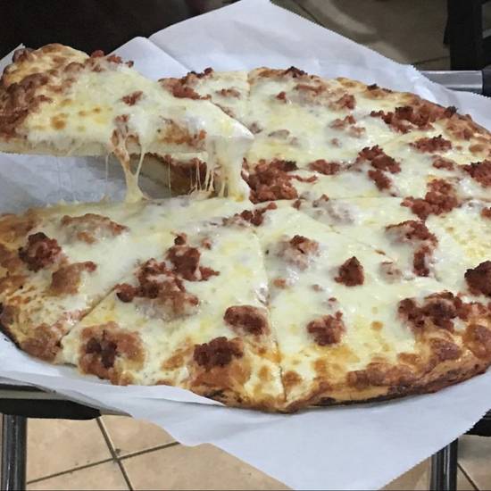 Order Familar Pizza de Chorizo food online from La Cubanita Pizzeria Corp store, Hialeah Gardens on bringmethat.com