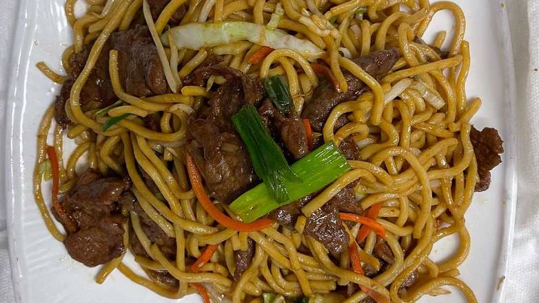 Order Tomato Beef Chow Mein food online from Crouching Tiger Restaurant store, Redwood City on bringmethat.com