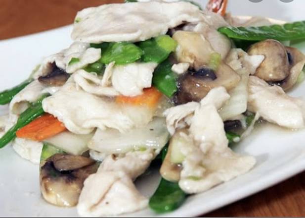 Order Moo Goo Gai Pan food online from Red Apple Chinese Restaurant store, Harahan on bringmethat.com