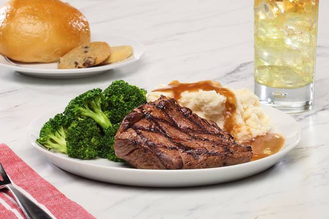 Order 5 oz. Sirloin Steak food online from Golden Corral store, Pasadena on bringmethat.com
