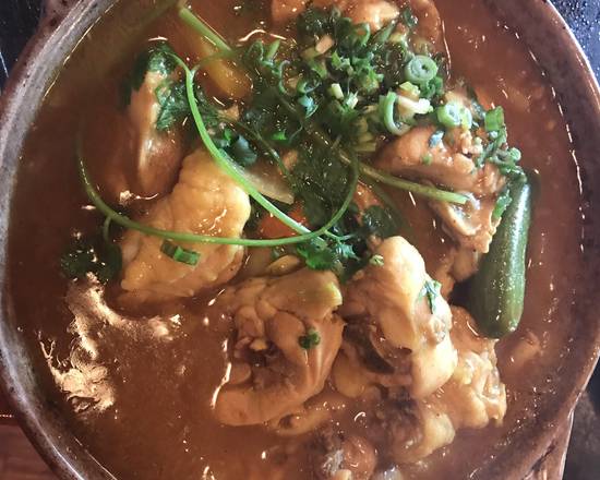 Order Hot Pot Chicken with Shiitake Mushroom food online from Rice Bistro store, Port Orange on bringmethat.com