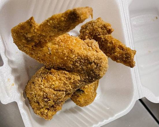 Order Fried Chicken Wings (Salt and Pepper) food online from Auntie Lee store, CHAMPAIGN on bringmethat.com